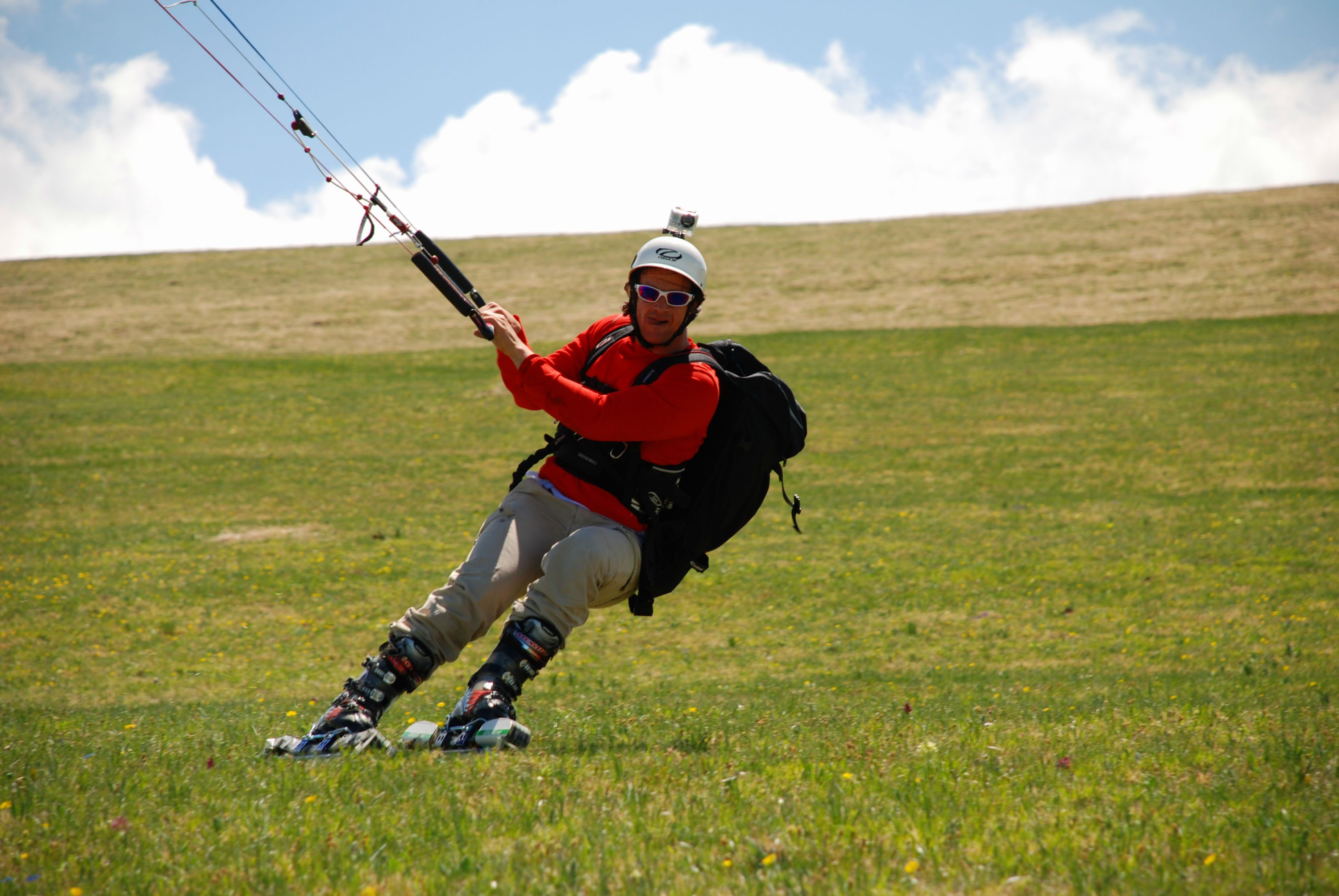 Kite grass skiing